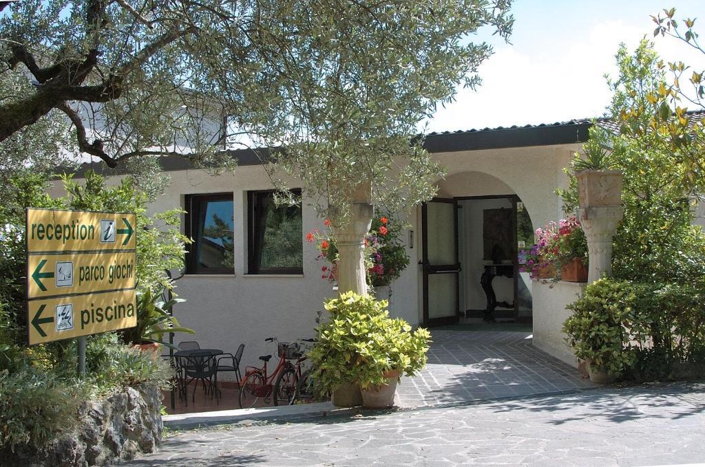 Hotel Le Rocce Magione Exterior foto