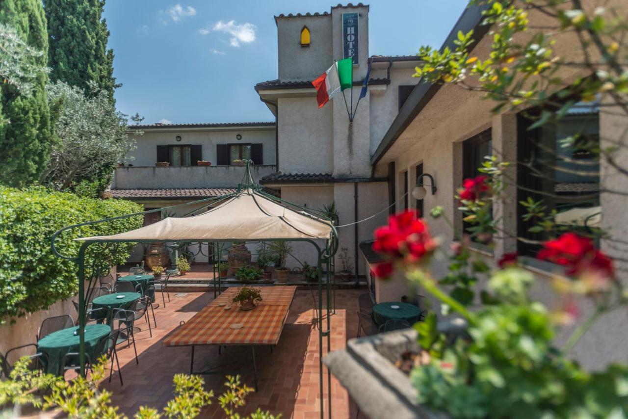 Hotel Le Rocce Magione Exterior foto