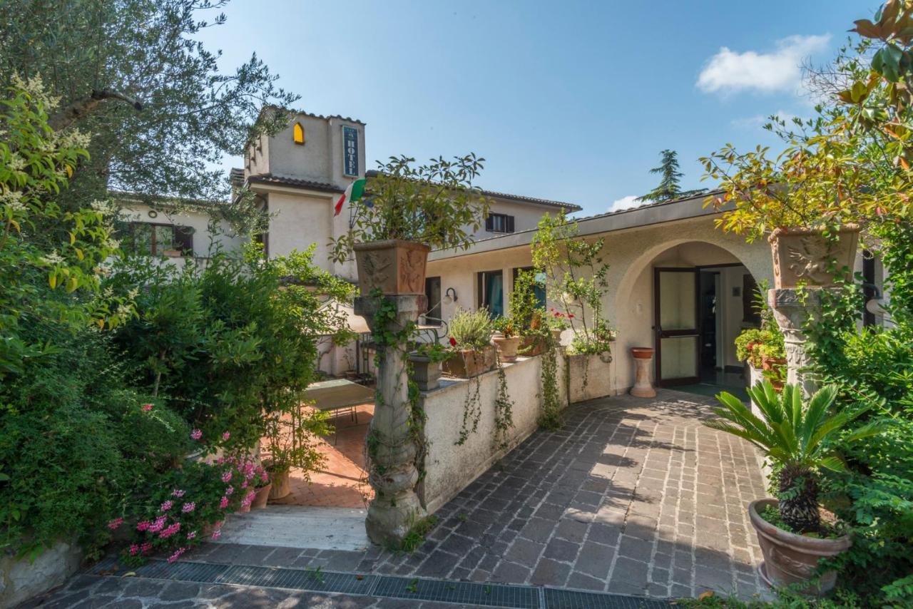 Hotel Le Rocce Magione Exterior foto